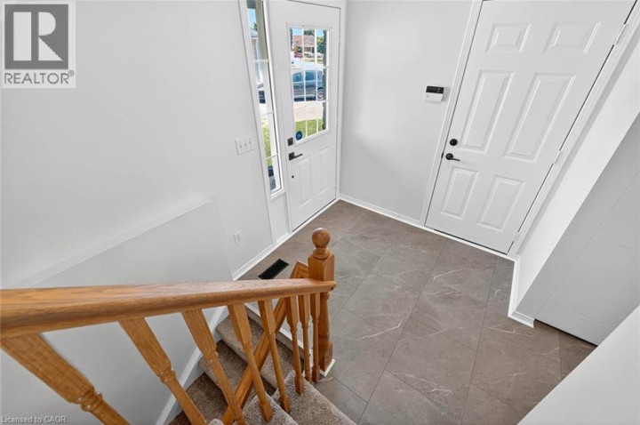 Photo 6 at 28 Calvin Court, Cambridge