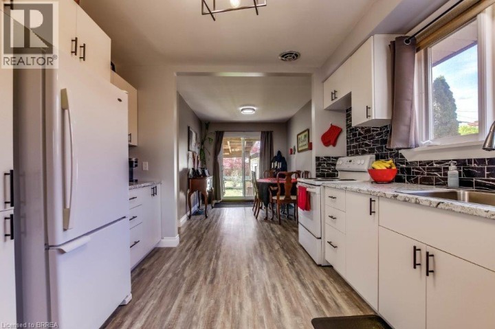 Photo 10 at 97 Seventh Avenue, Brantford