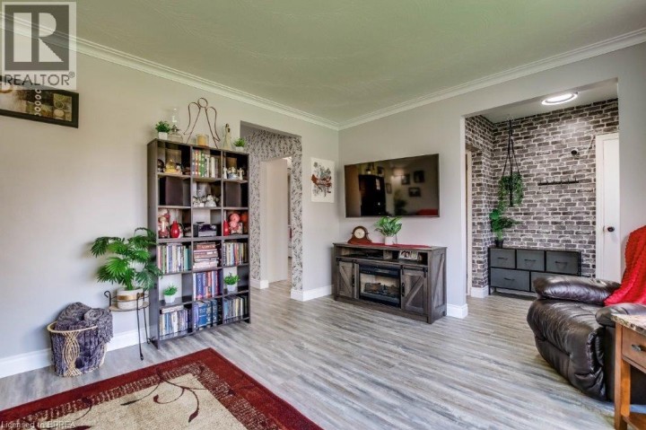 Photo 12 at 97 Seventh Avenue, Brantford