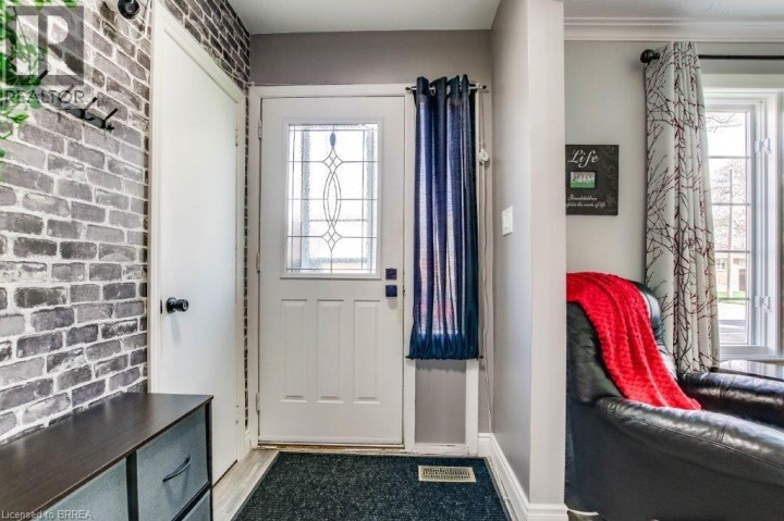 Photo 13 at 97 Seventh Avenue, Brantford