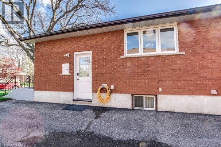 Photo 17 at 97 Seventh Avenue, Brantford