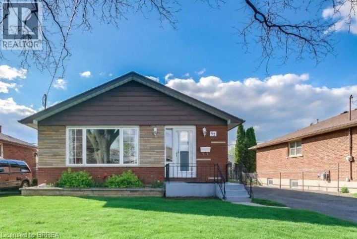 Photo 2 at 97 Seventh Avenue, Brantford