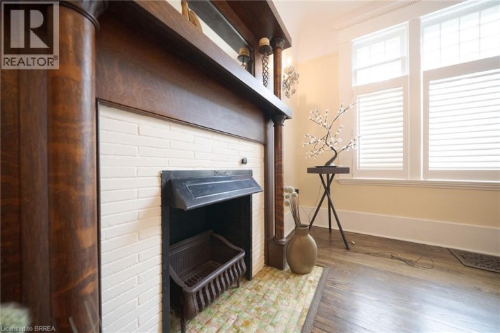 Photo 10 at 8 William Street, Brantford