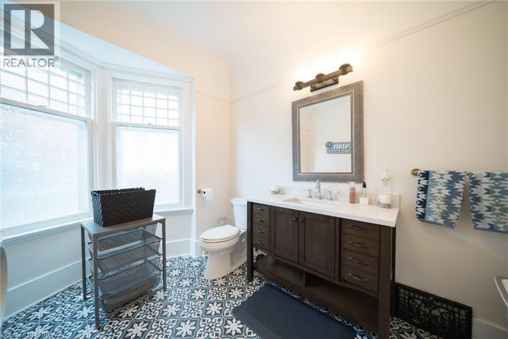 Photo 16 at 8 William Street, Brantford