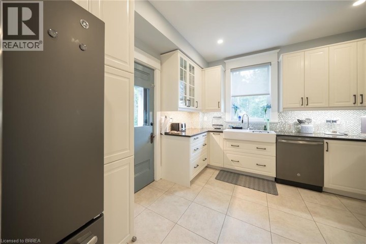 Photo 18 at 8 William Street, Brantford