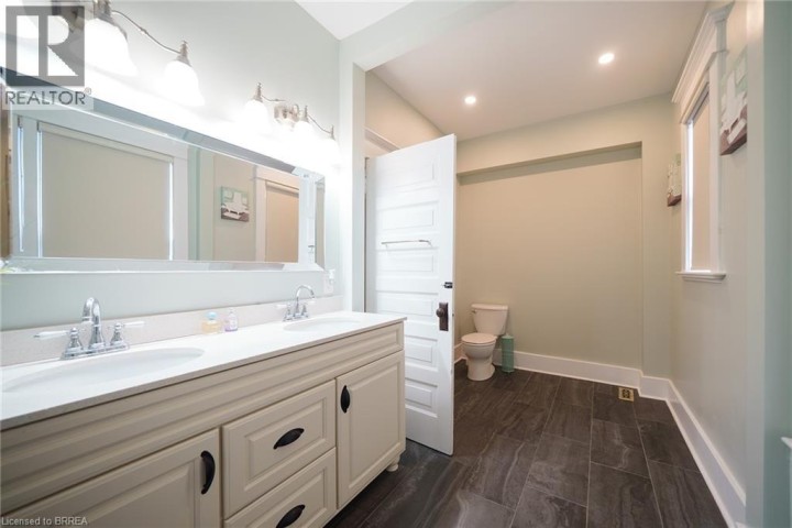 Photo 32 at 8 William Street, Brantford