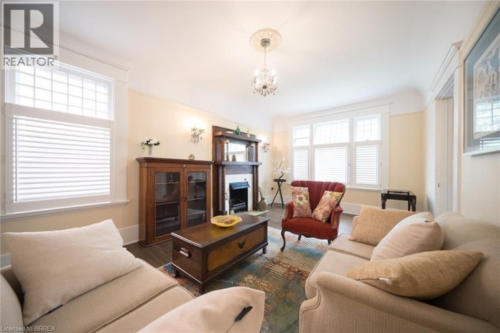 Photo 8 at 8 William Street, Brantford