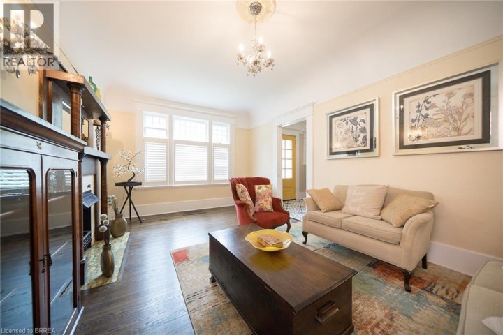 Photo 9 at 8 William Street, Brantford