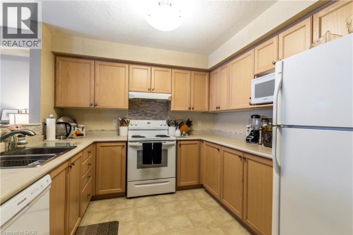 Photo 7 at 13 Ferncliffe Street, Cambridge