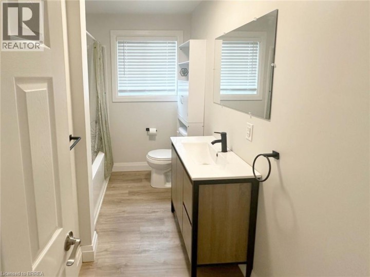 Photo 7 at 75 Henderson Avenue, Brantford