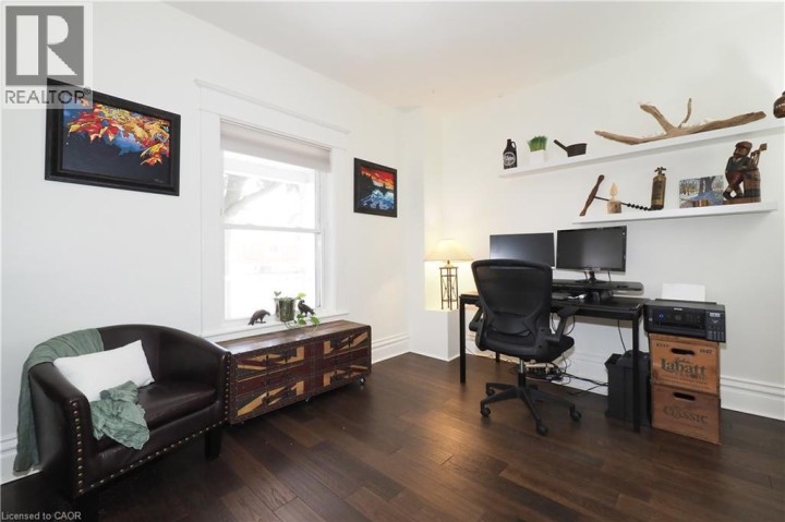 Photo 8 at 442 Lowther Street S, Cambridge