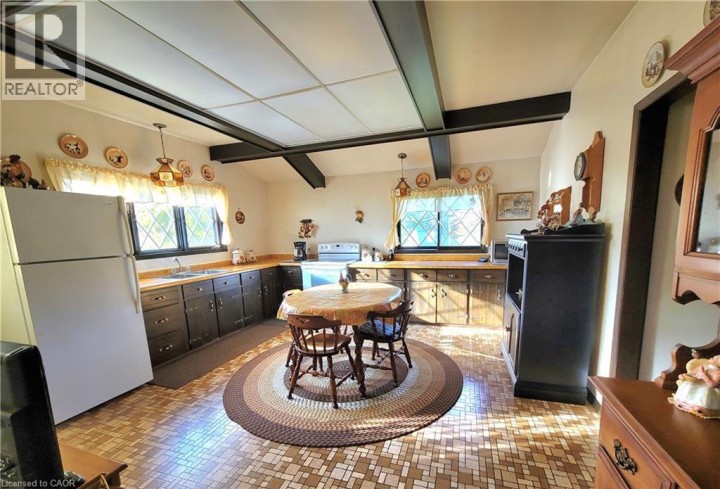 Photo 10 at 111 Riverbank Drive N, Cambridge