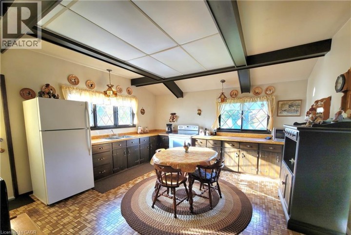 Photo 12 at 111 Riverbank Drive N, Cambridge