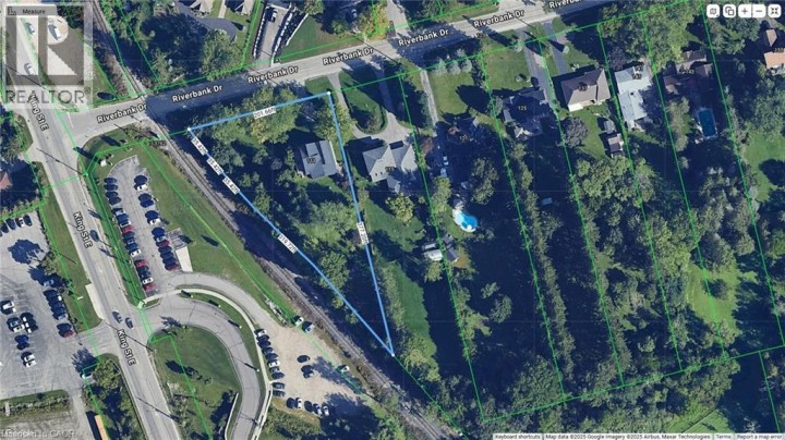 Photo 3 at 111 Riverbank Drive N, Cambridge