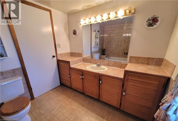 Photo 36 at 111 Riverbank Drive N, Cambridge