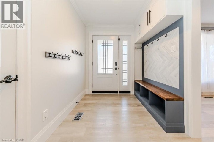 Photo 7 at 26 Lorraine Drive, Cambridge