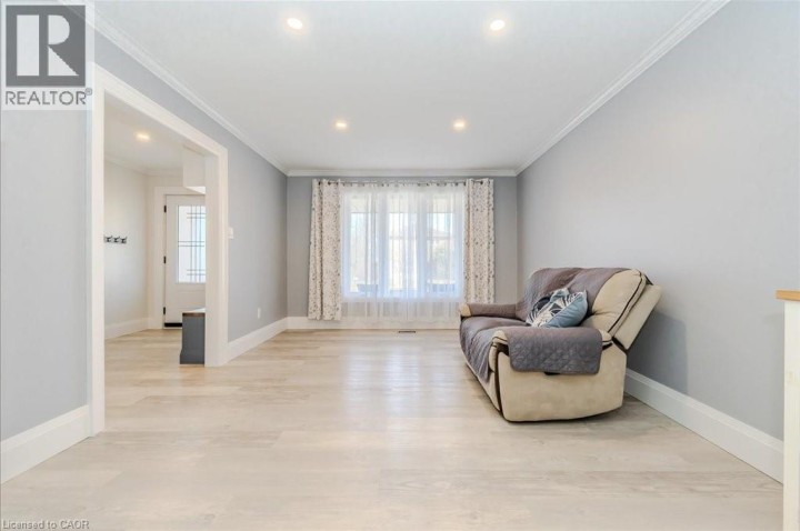 Photo 9 at 26 Lorraine Drive, Cambridge