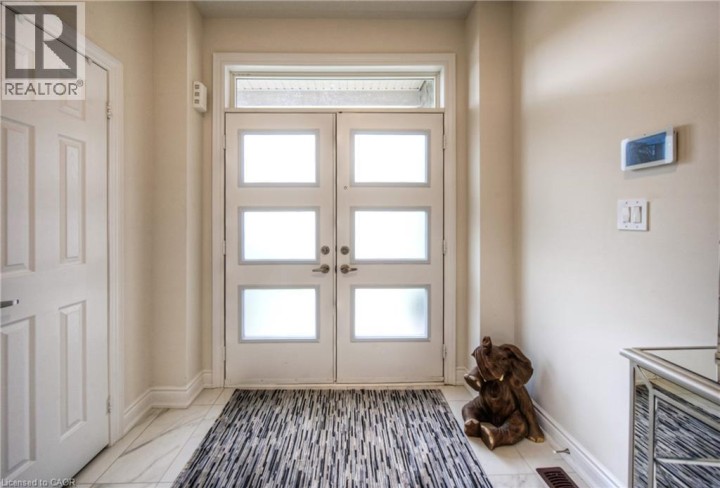 Photo 6 at 88 Bloomfield Crescent, Cambridge