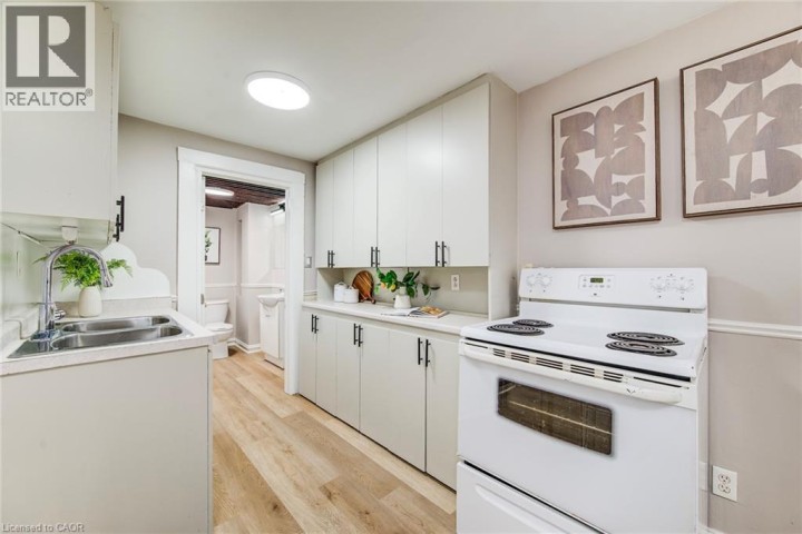 Photo 18 at 1331 King Street E, Cambridge