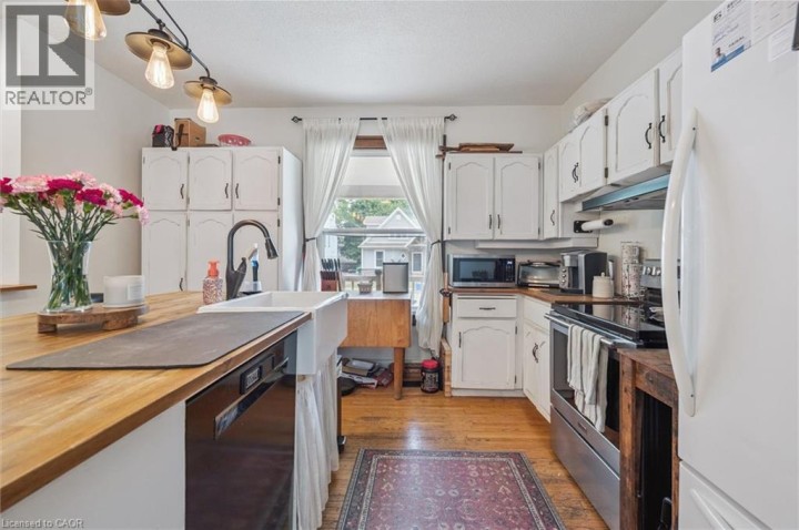 Photo 13 at 100 Barrie Street, Cambridge