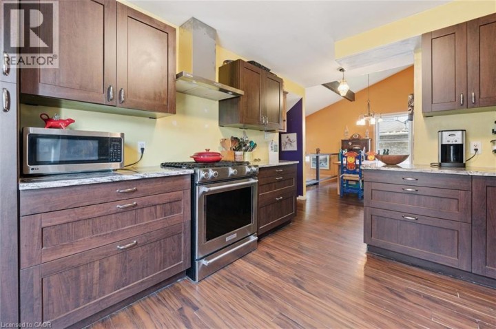 Photo 16 at 31 Saxony Circle, Cambridge