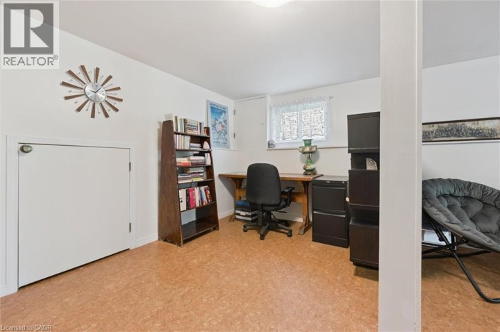 Photo 27 at 31 Saxony Circle, Cambridge