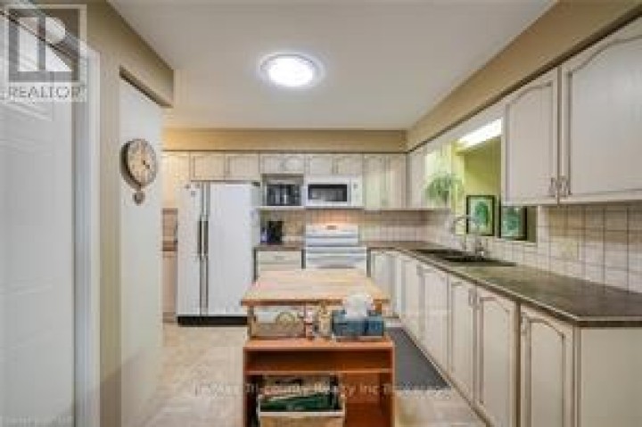 Photo 27 at 18 Wilkins Crescent, Tillsonburg Photo 27 at 18 Wilkins Crescent, Tillsonburg