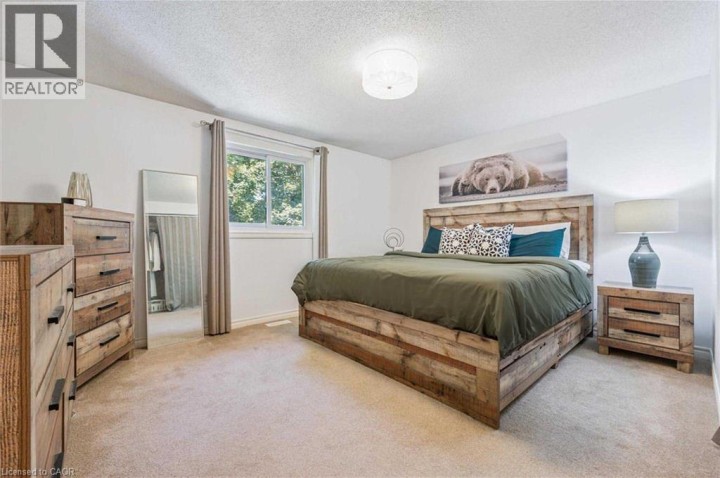 Photo 10 at 158 Barnicke Drive, Cambridge Photo 10 at 158 Barnicke Drive, Cambridge