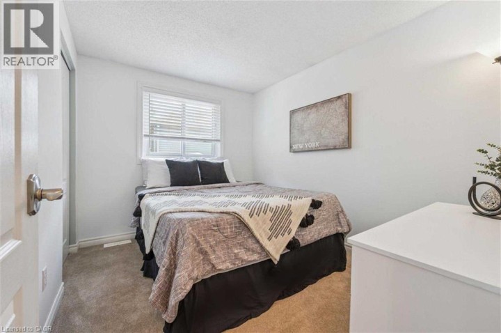 Photo 14 at 158 Barnicke Drive, Cambridge Photo 14 at 158 Barnicke Drive, Cambridge