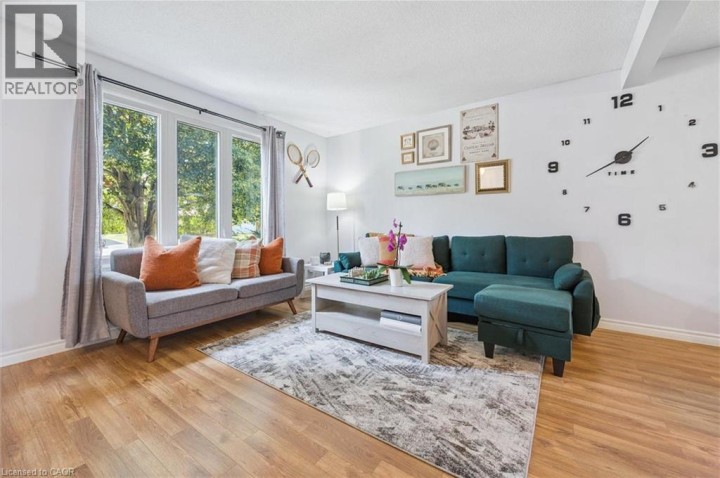 Photo 4 at 158 Barnicke Drive, Cambridge Photo 4 at 158 Barnicke Drive, Cambridge