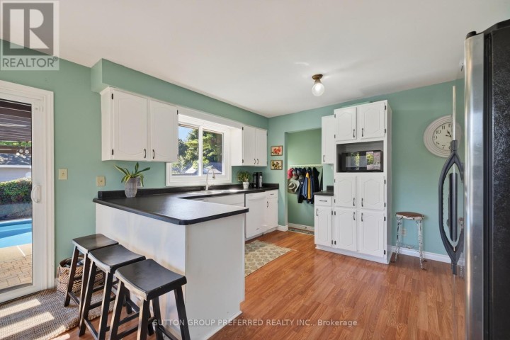 Photo 10 at 17 Clear Valley Drive, Tillsonburg Photo 10 at 17 Clear Valley Drive, Tillsonburg