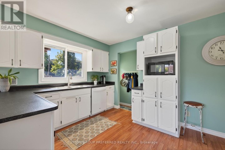 Photo 11 at 17 Clear Valley Drive, Tillsonburg Photo 11 at 17 Clear Valley Drive, Tillsonburg