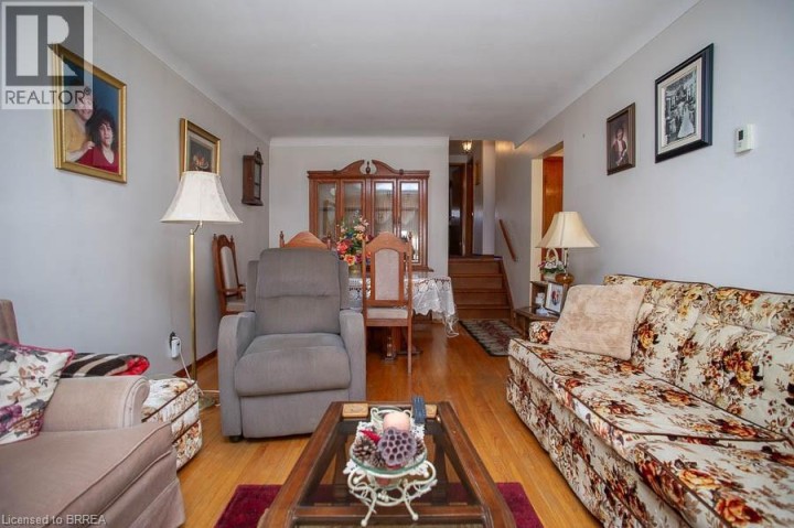 Photo 5 at 10 Linden Avenue, Brantford