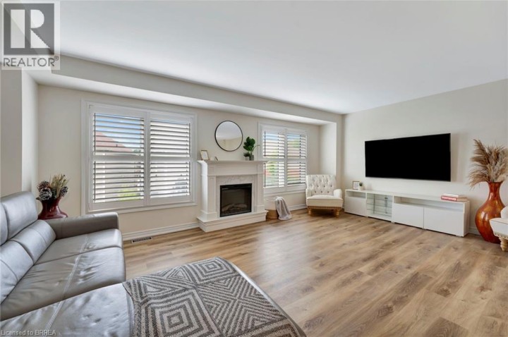 Photo 12 at 755 LINDEN Drive 10, Cambridge