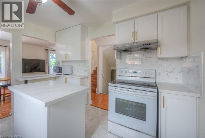 Photo 11 at 15 Glendan Court, Cambridge