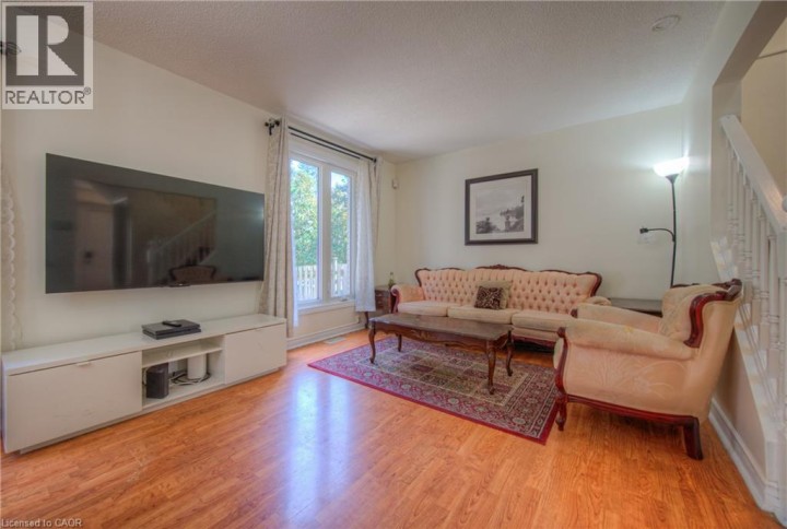 Photo 15 at 15 Glendan Court, Cambridge