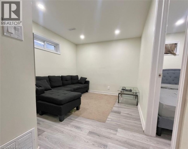 Photo 29 at 15 Glendan Court, Cambridge