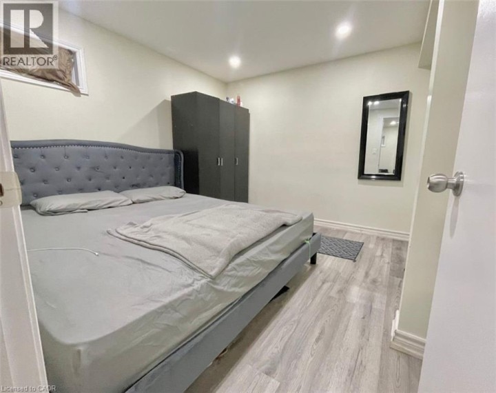 Photo 32 at 15 Glendan Court, Cambridge