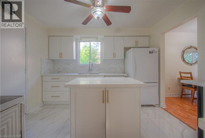 Photo 7 at 15 Glendan Court, Cambridge