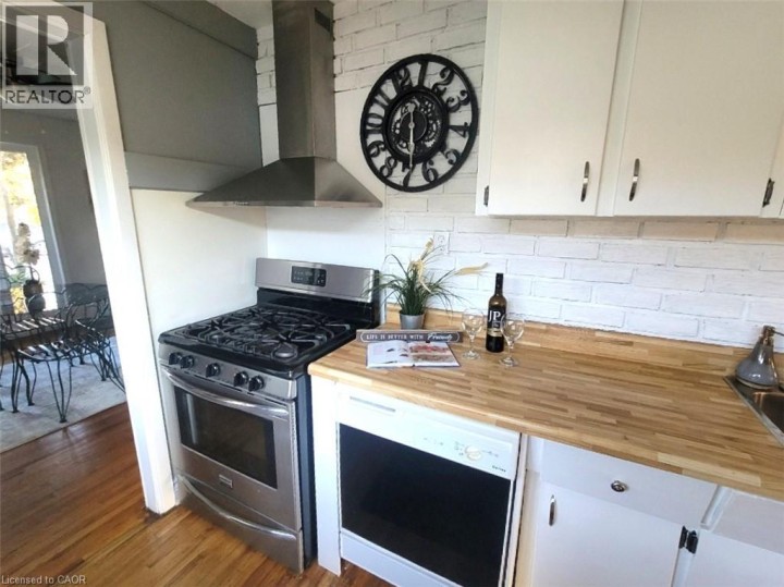 Photo 20 at 146 Whitley Street, Cambridge