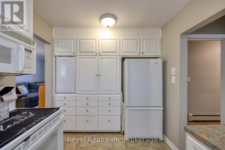 Photo 10 at 18 First Avenue, Brantford