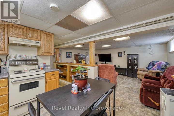 Photo 17 at 18 First Avenue, Brantford