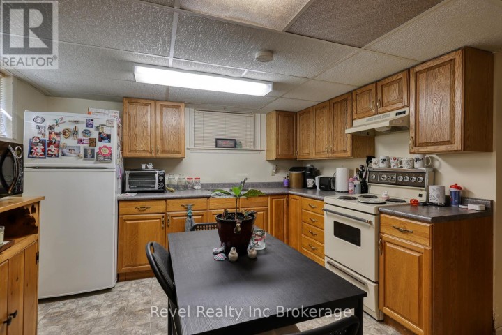 Photo 18 at 18 First Avenue, Brantford