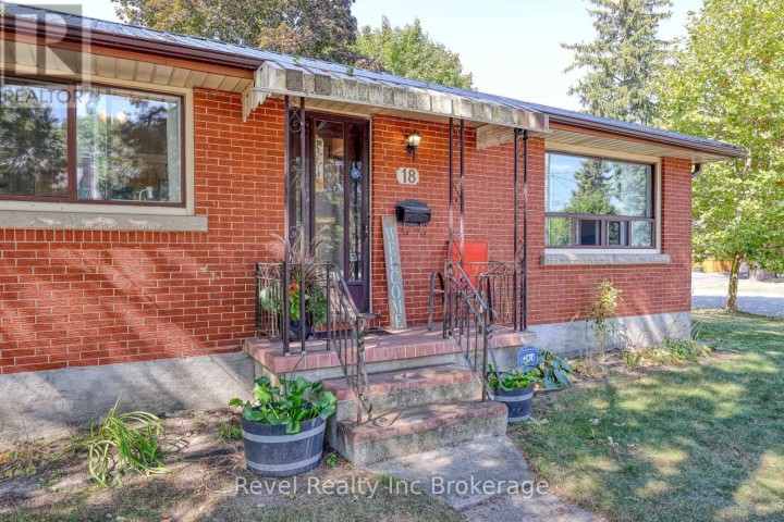 Photo 3 at 18 First Avenue, Brantford