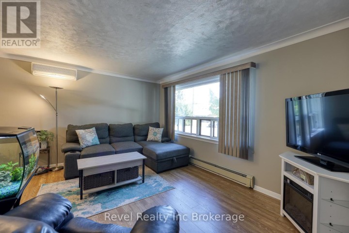 Photo 5 at 18 First Avenue, Brantford