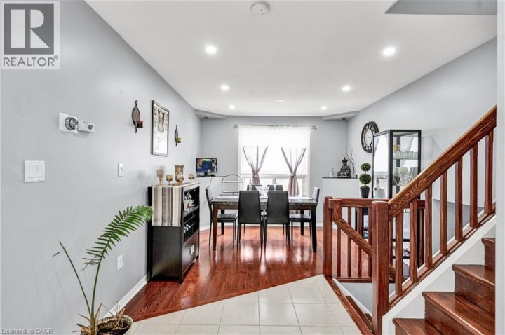 Photo 10 at 52 Dawn Crescent, Cambridge