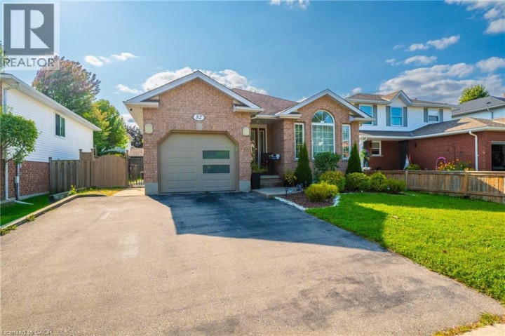 Photo 3 at 52 Dawn Crescent, Cambridge