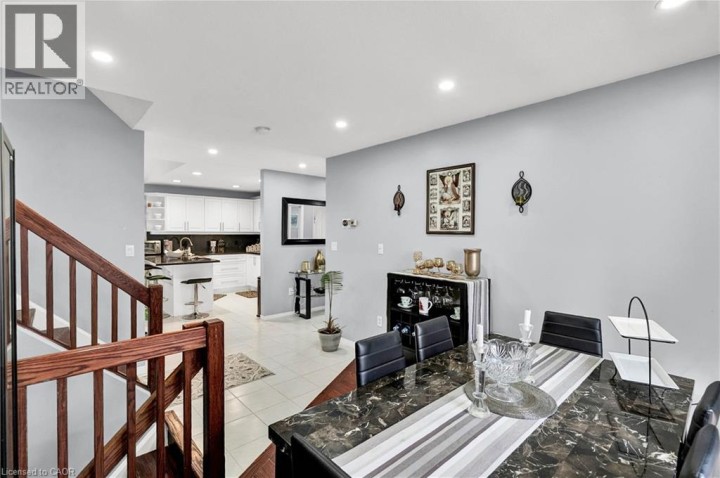 Photo 11 at 52 Dawn Crescent, Cambridge