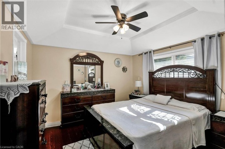 Photo 18 at 52 Dawn Crescent, Cambridge