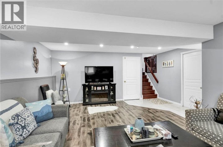 Photo 30 at 52 Dawn Crescent, Cambridge